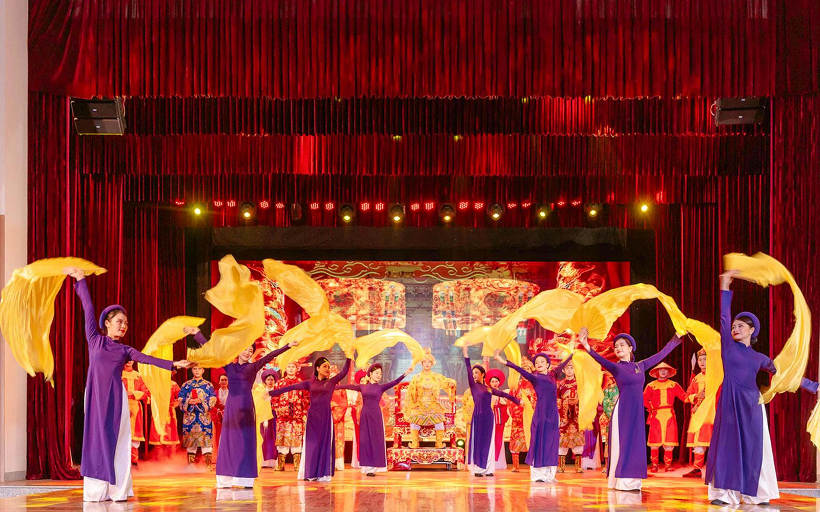 Da Nang Ao Dai Show Admission Tickets Image 7