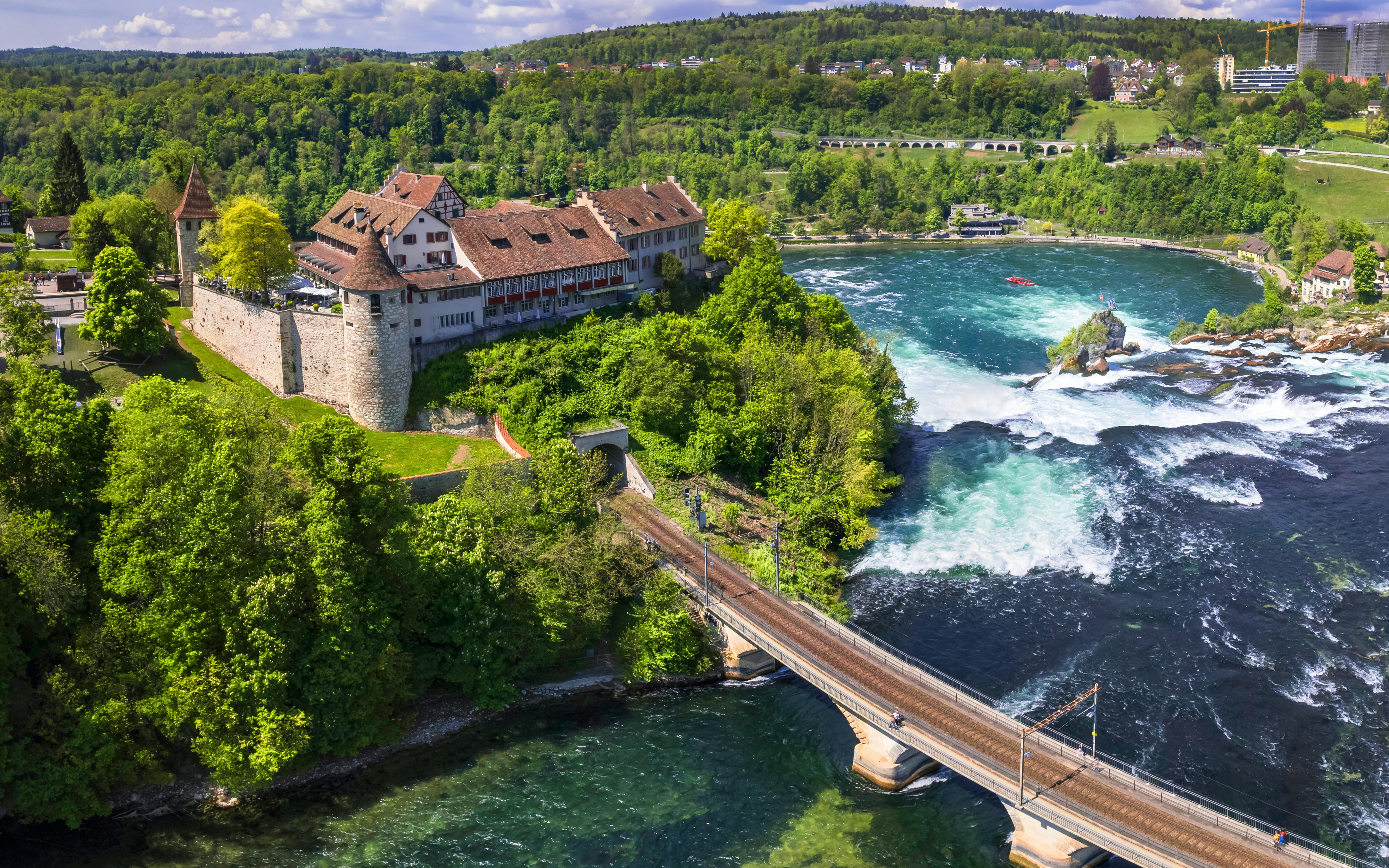 Day Trip From Zürich to Rhine Falls & Laufen Castle Image 12