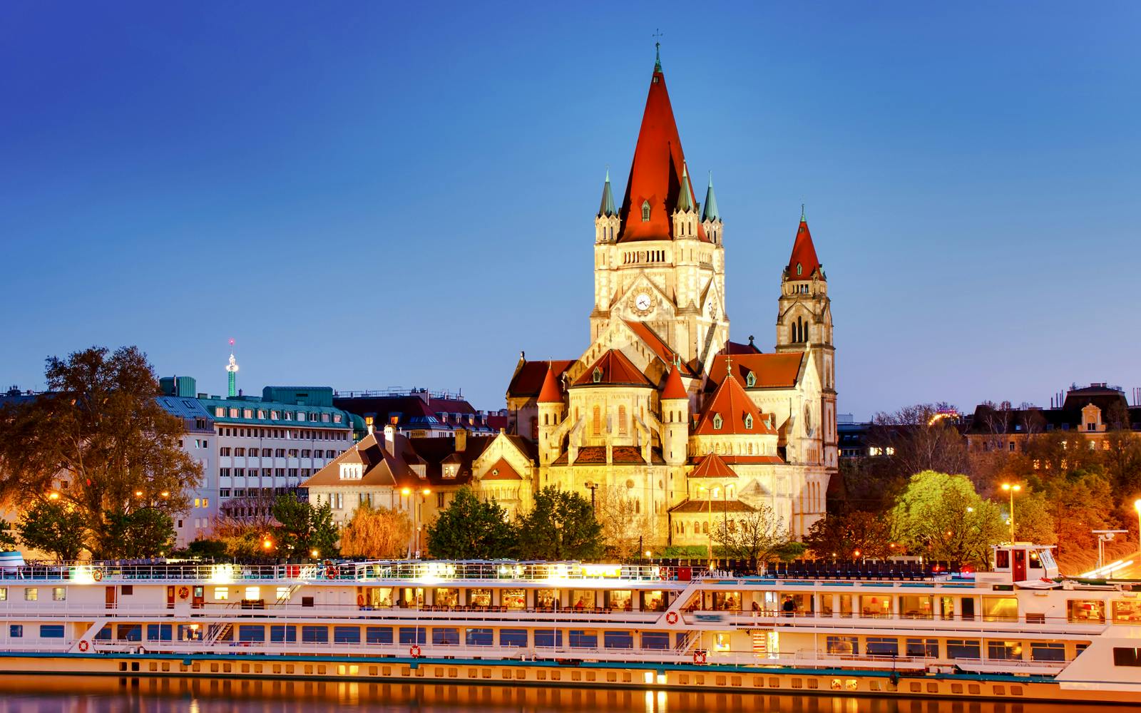 Evening Sightseeing Cruise on Danube River & Canal with Optional Dinner Image 5