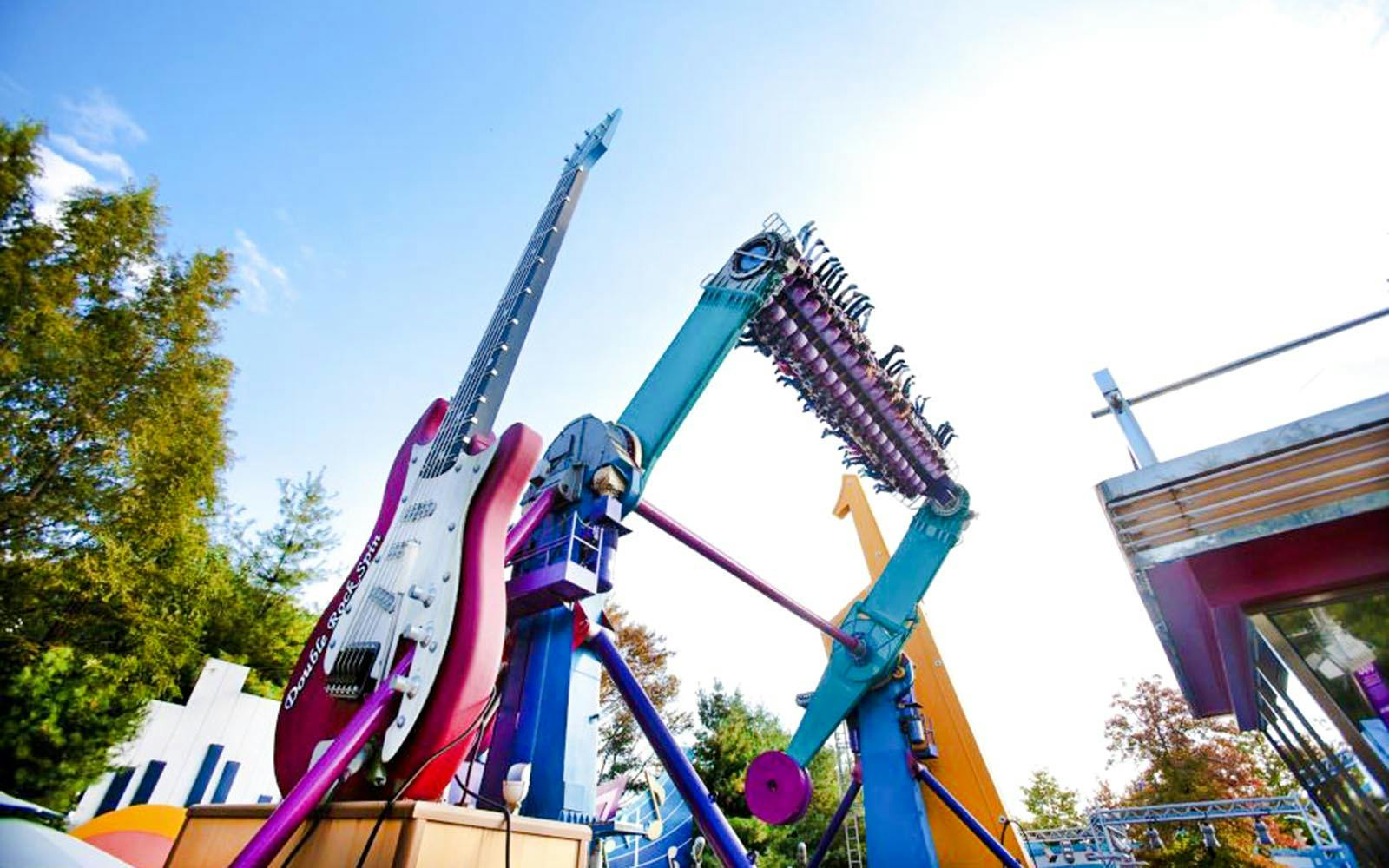 Everland Tickets with Round-Trip Transfers Image 1