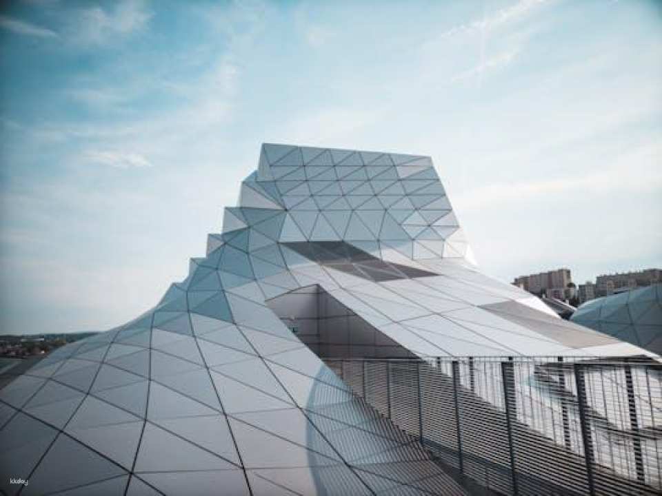 Explore the Instaworthy spots of Lyon with a local