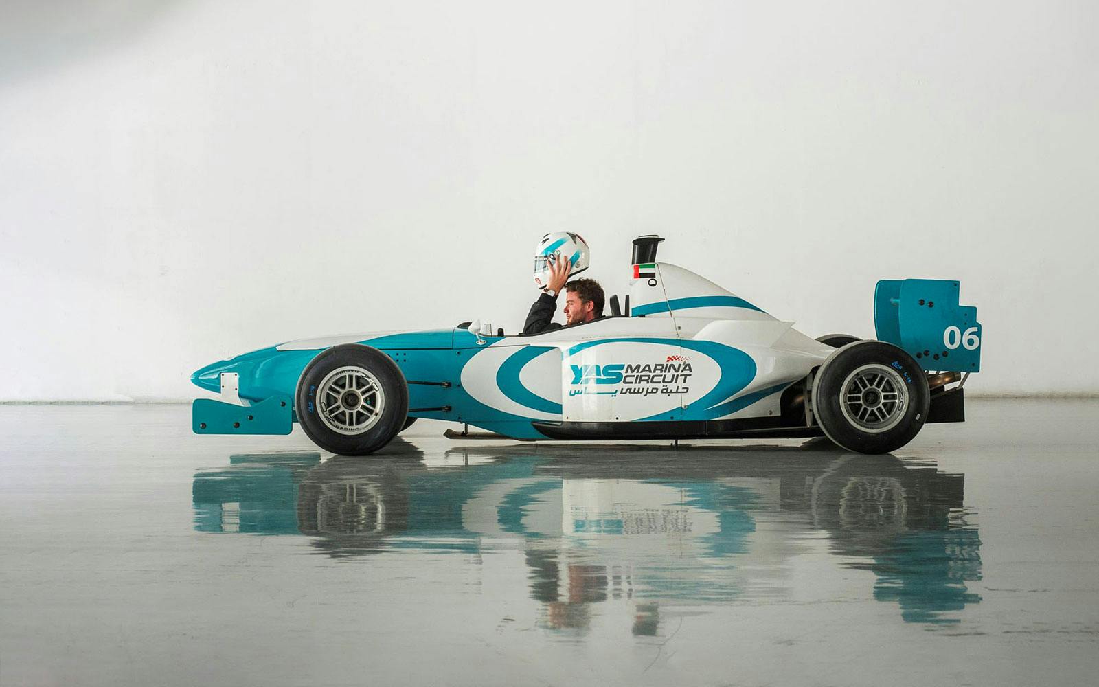 Formula Yas 3000: Drive at Yas Marina Circuit Image 2