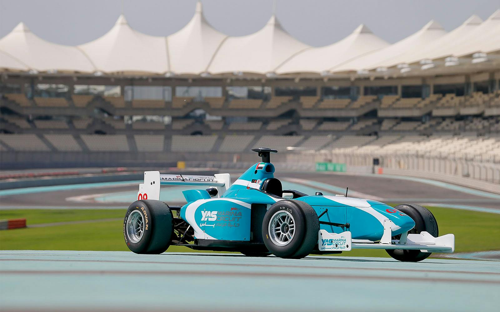 Formula Yas 3000: Drive at Yas Marina Circuit Image 5