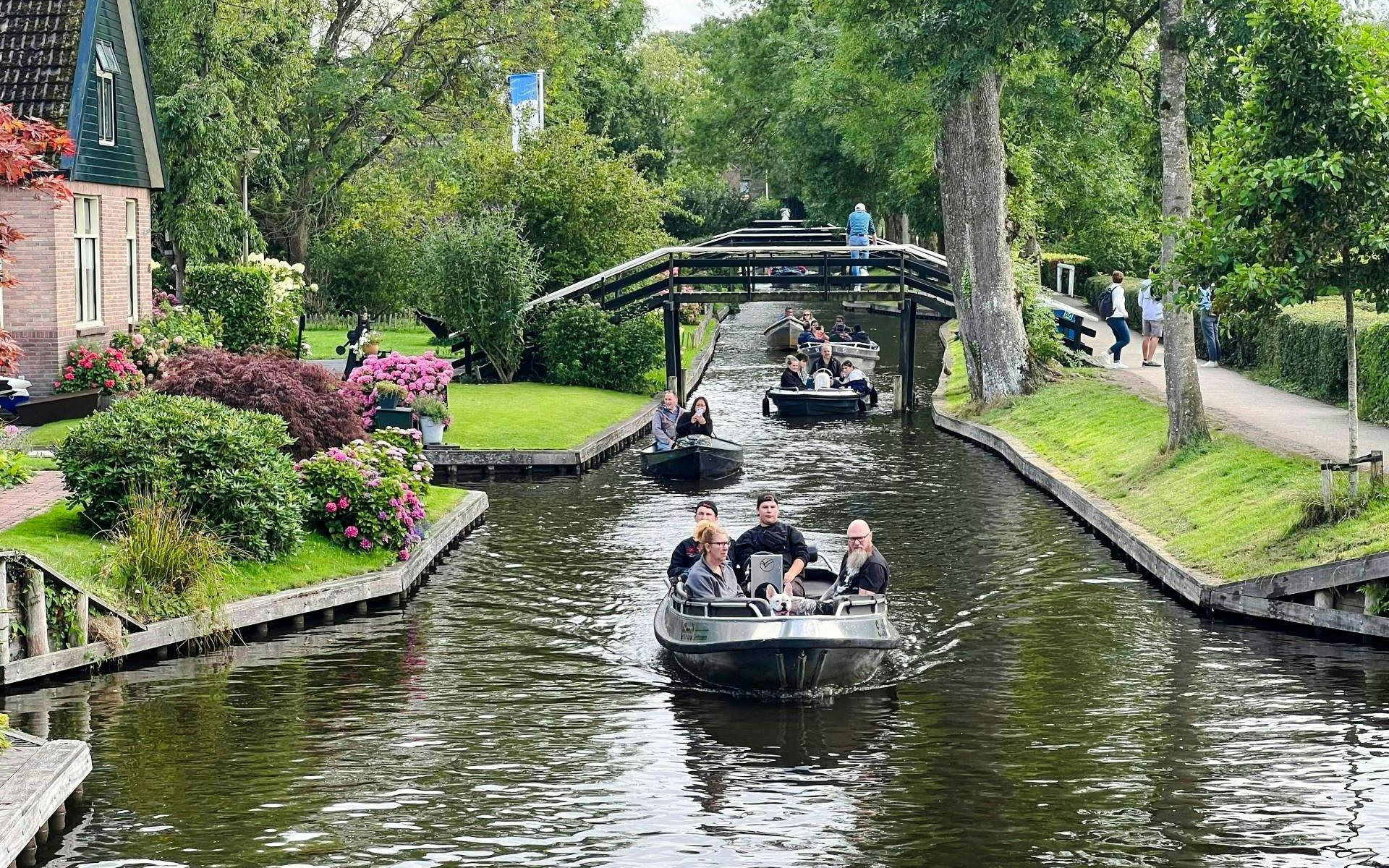 From Amsterdam: Zaanse Schans, Volendam & Giethoorn Full-Day Tour Image 1