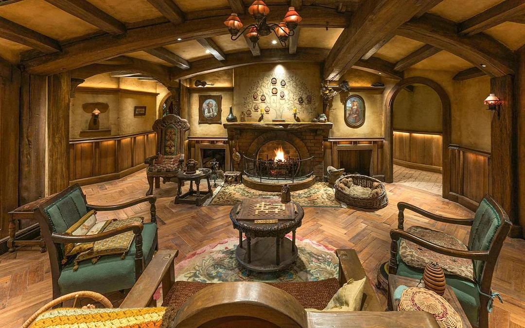From Auckland: Hobbiton & Te Puia Tour with Festive Lunch & Hangi Dinner Buffet Image 12