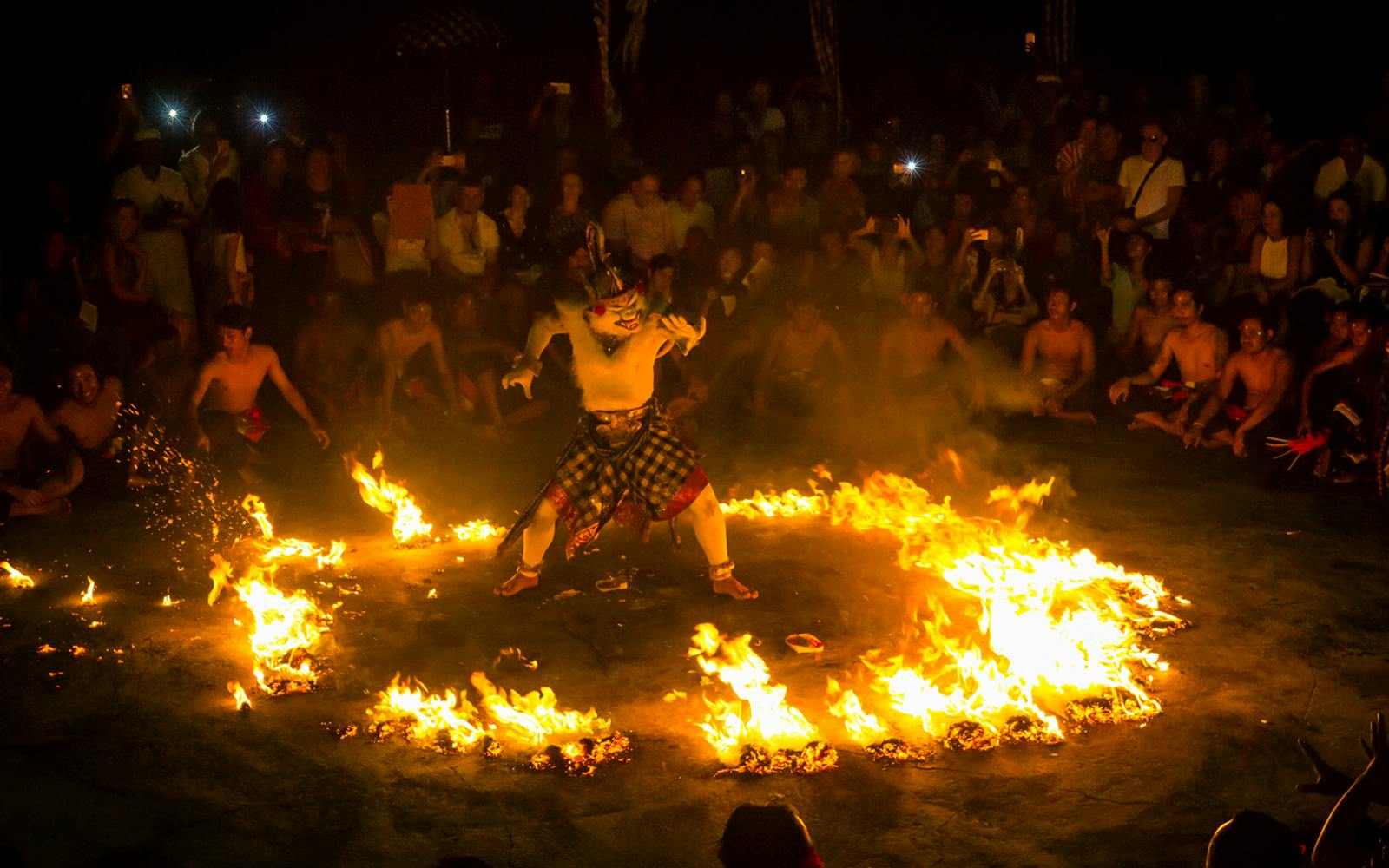 From Bali: Private Tour of Tanah Lot, Uluwatu Temple & Kecak Dance Show at Sunset Image 5