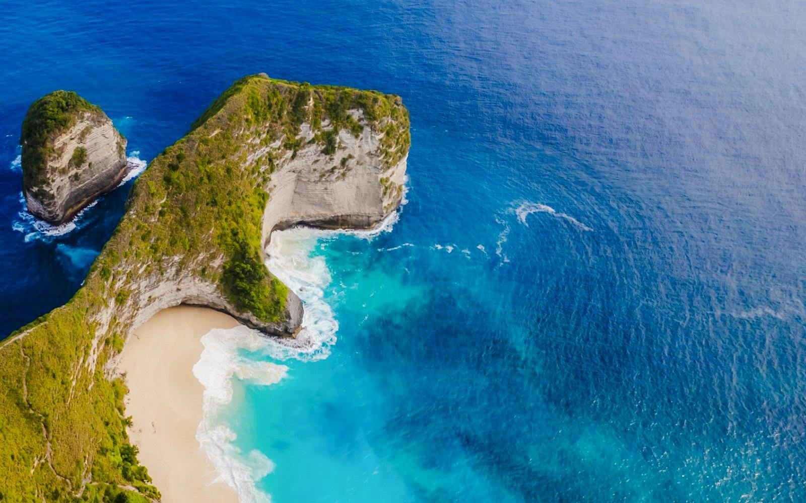 From Bali: Snorkelling with Manta Rays & Nusa Penida Day Tour Image 2