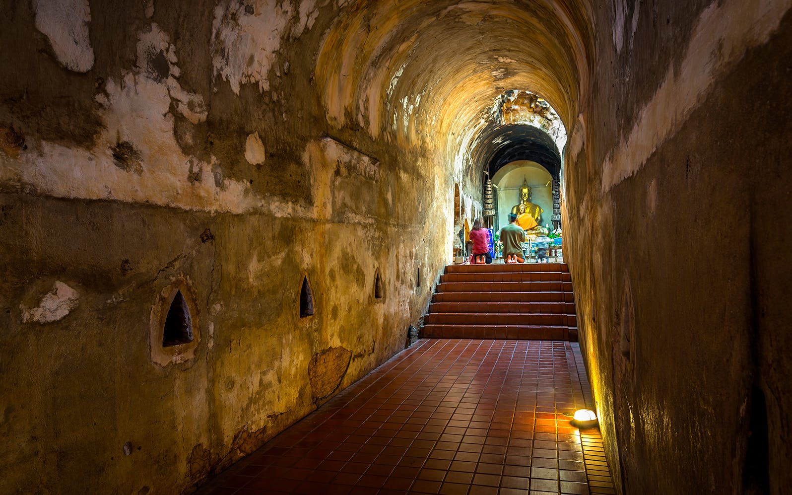From Chiang Mai: Doi Suthep, Wat Umong, and Wat Pha Lat Sunrise Guided Tour with Hotel Transfers 
 Image 4