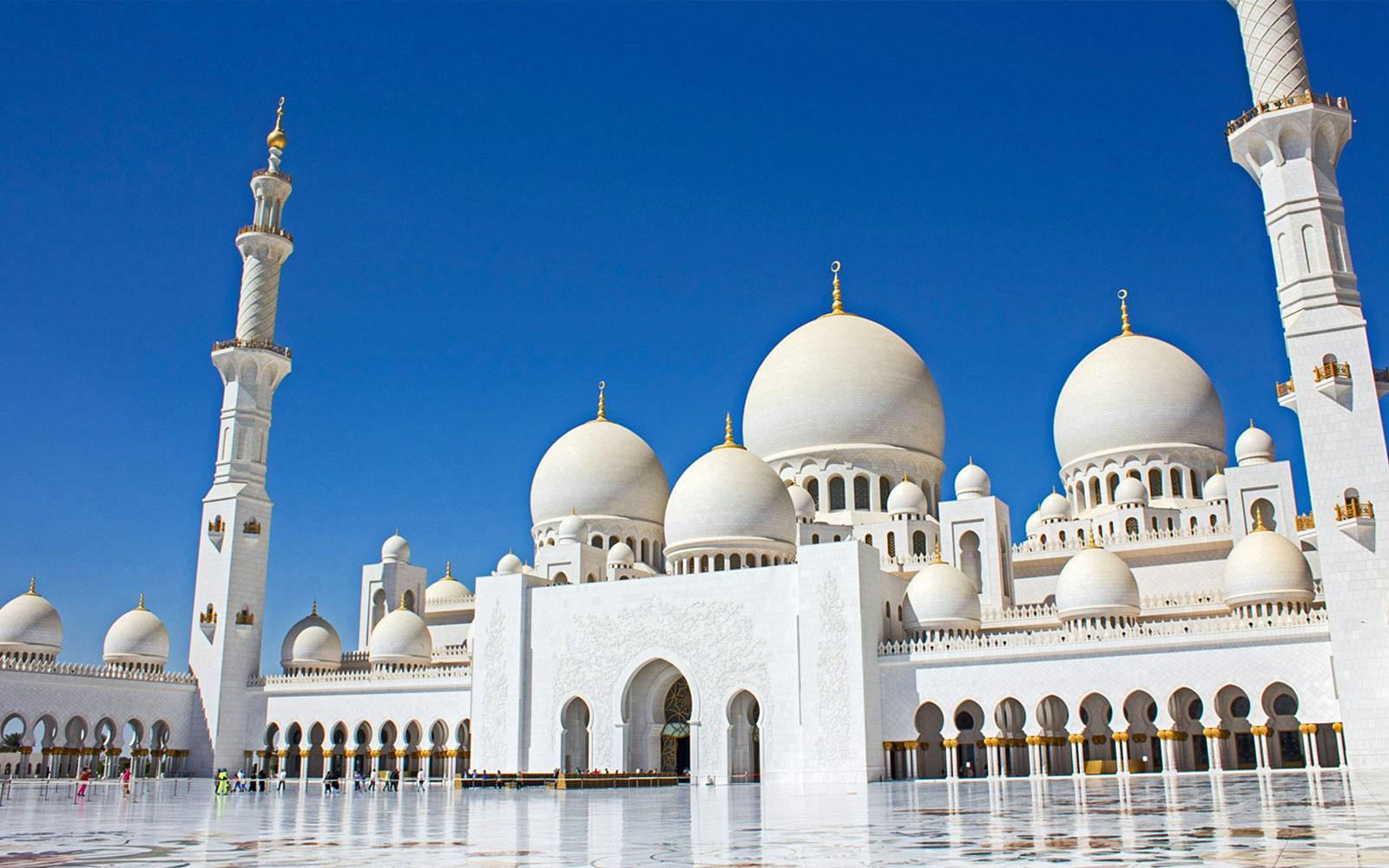 From Dubai: Abu Dhabi Full-Day City Tour with Ferrari World Image 2