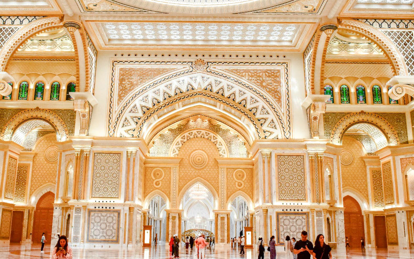 From Dubai: Abu Dhabi Full-Day City Tour with Sheikh Zayed Grand Mosque Image 2