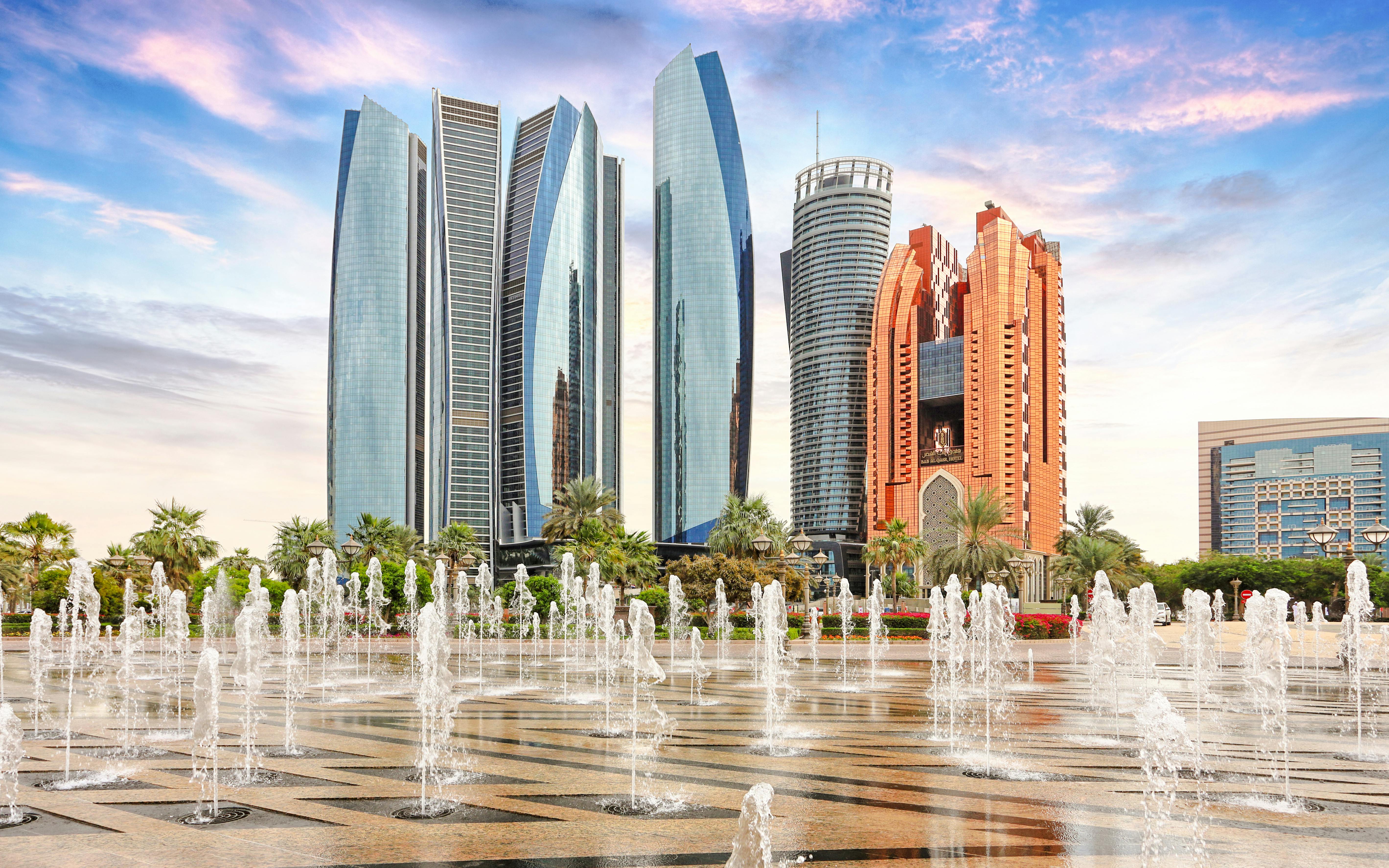 From Dubai: Abu Dhabi Full-Day City Tour with Sheikh Zayed Grand Mosque Image 5