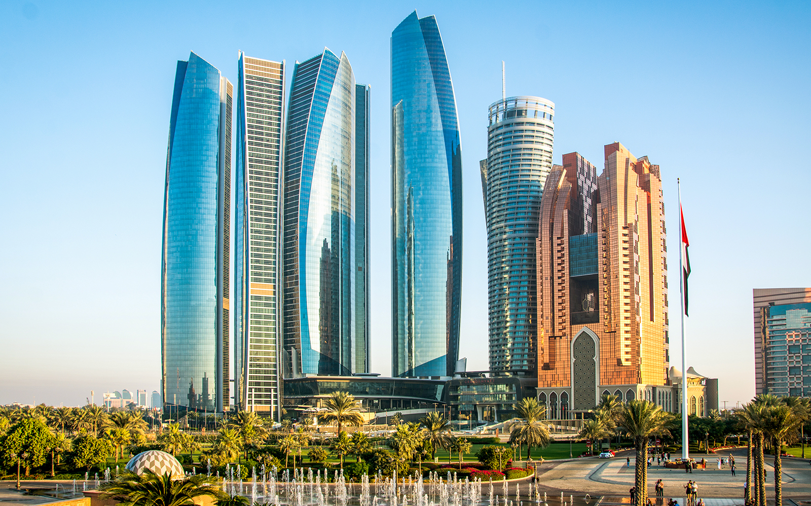 From Dubai: Premium Full-Day Sightseeing Tour of Abu Dhabi with Hotel Transfers Image 4