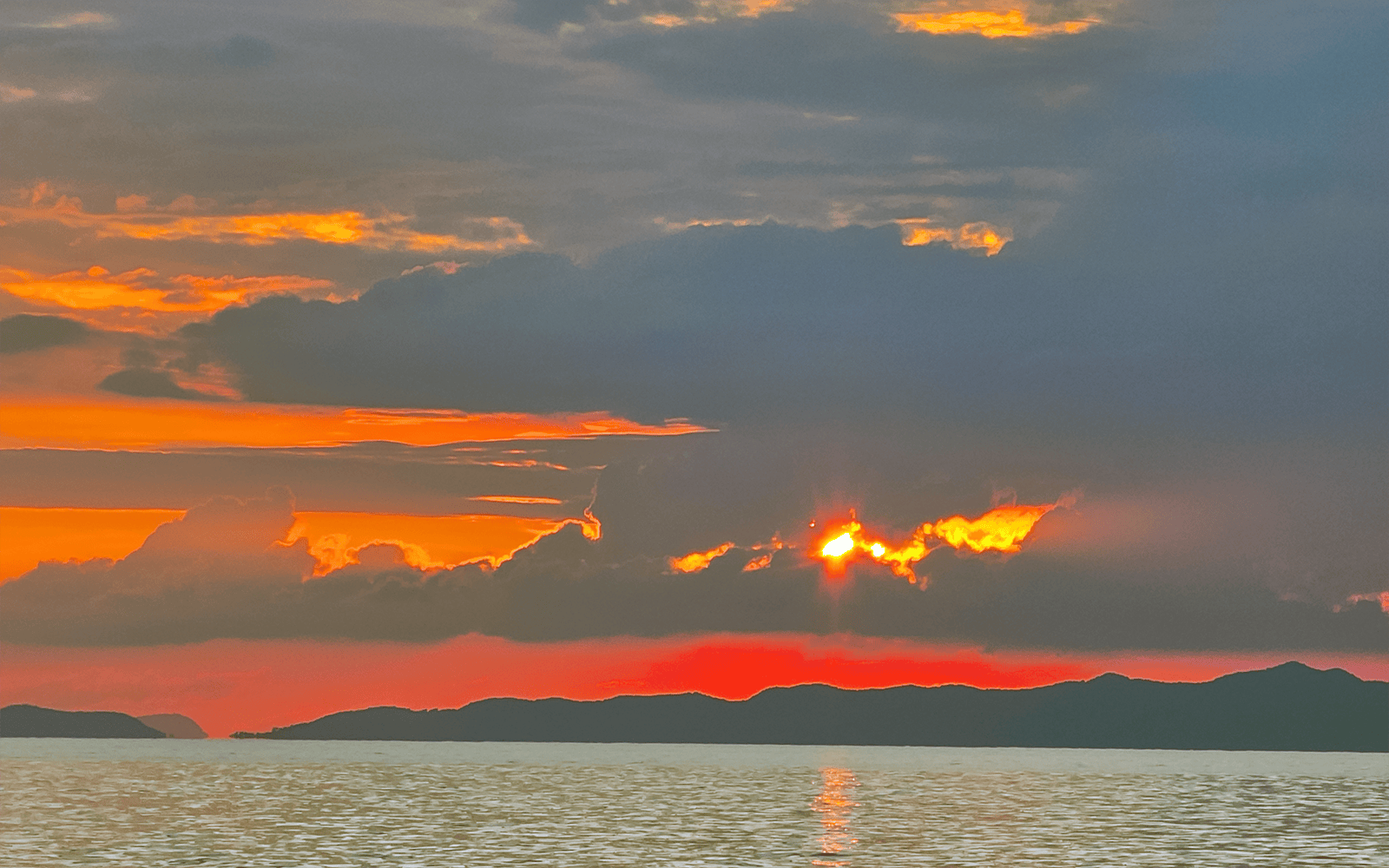 From Krabi: Phi Phi Island & 4 Islands Sunset with Bioluminescent Plankton Tour by Speedboat with Lunch, BBQ Dinner & Transfers Image 12