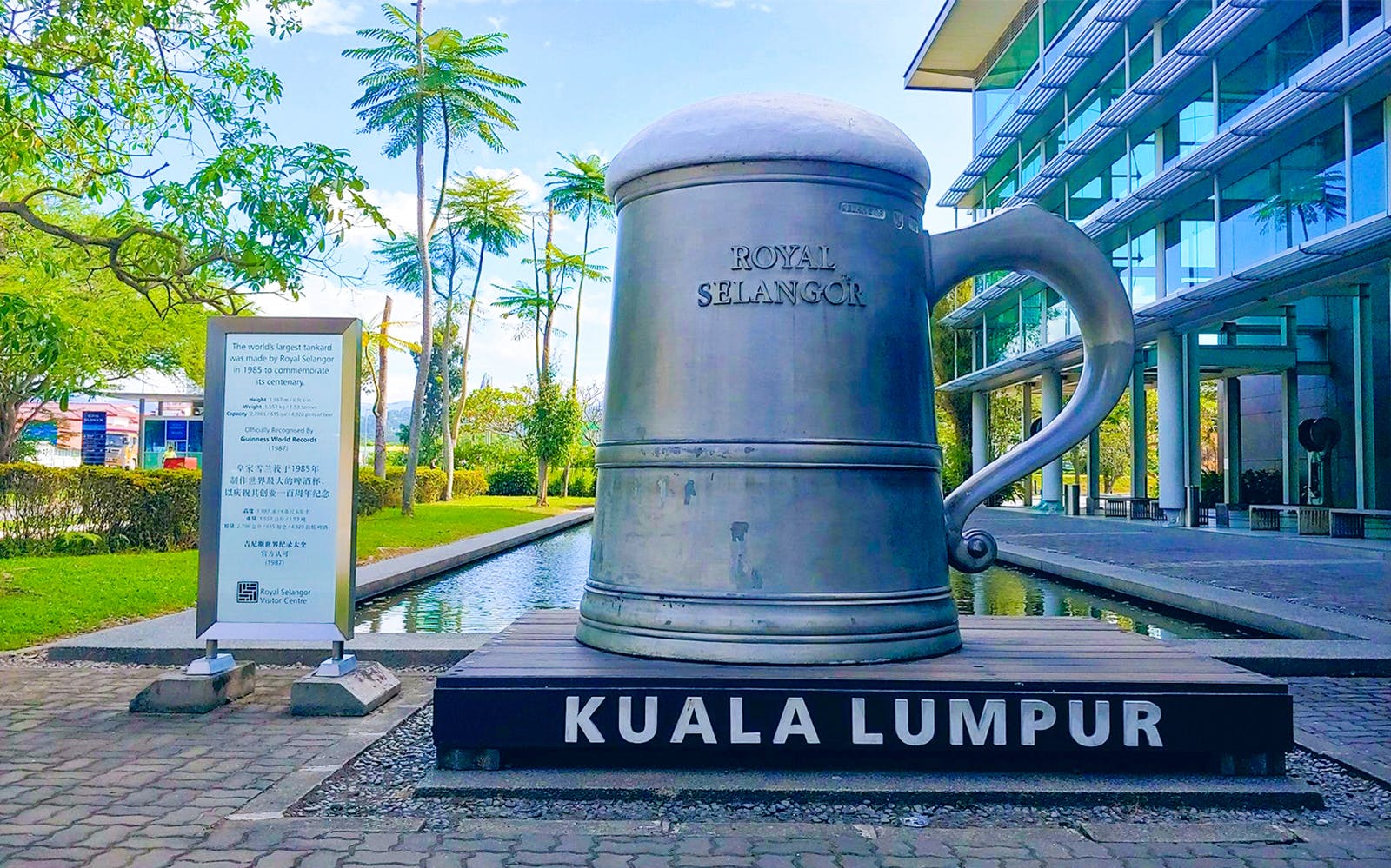 From Kuala Lumpur: Full-Day Tour of Batu Caves & Colmar Tropicale with Transfers Image 5