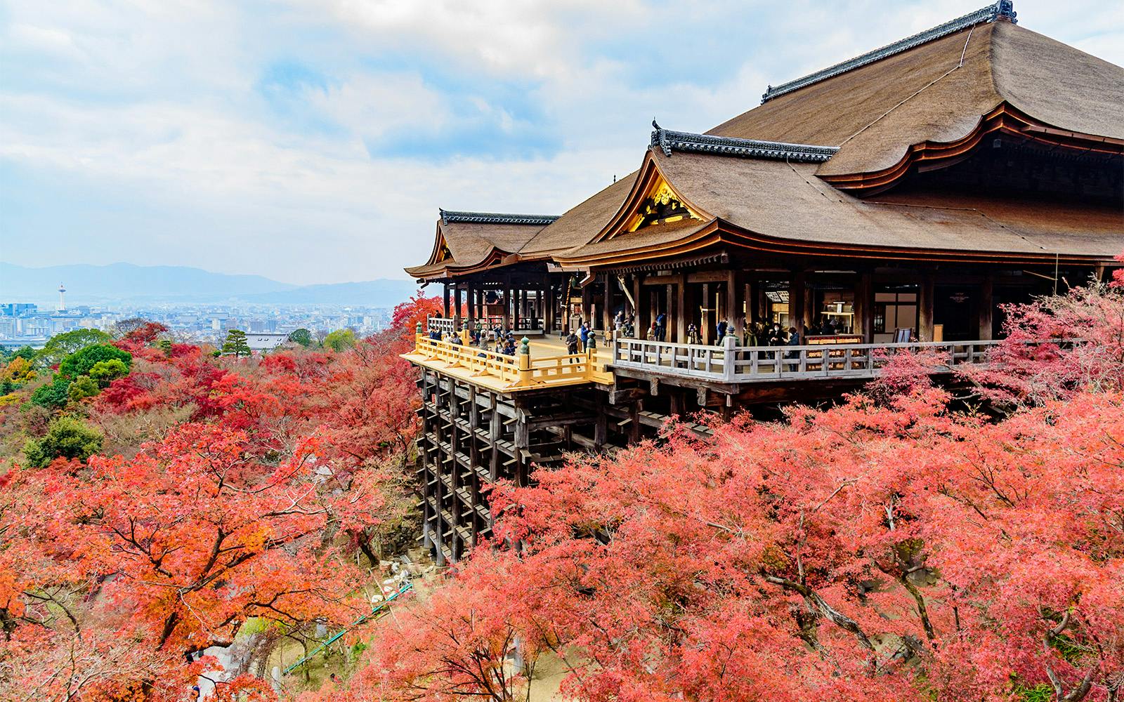 From Kyoto/Osaka: Kinkakuji, Kiyomizu Temple Area, & Fushimi-Inari Shrine Guided Day Tour Image 3