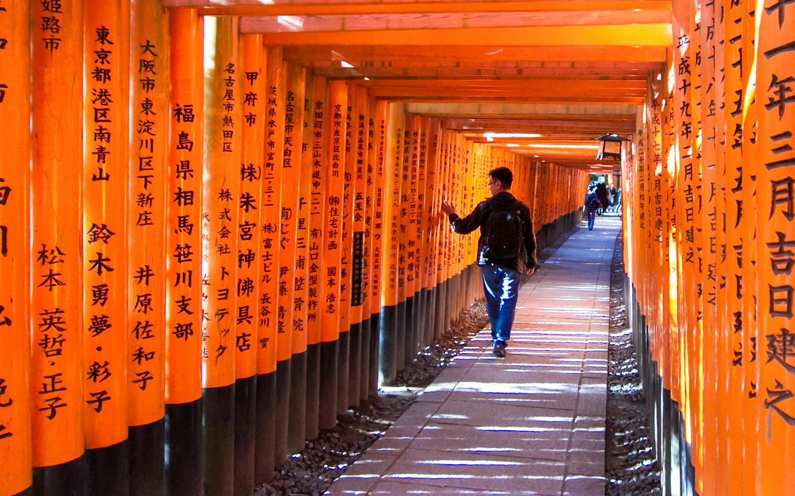 From Kyoto/Osaka: Kinkakuji, Kiyomizu Temple Area, & Fushimi-Inari Shrine Guided Day Tour Image 5