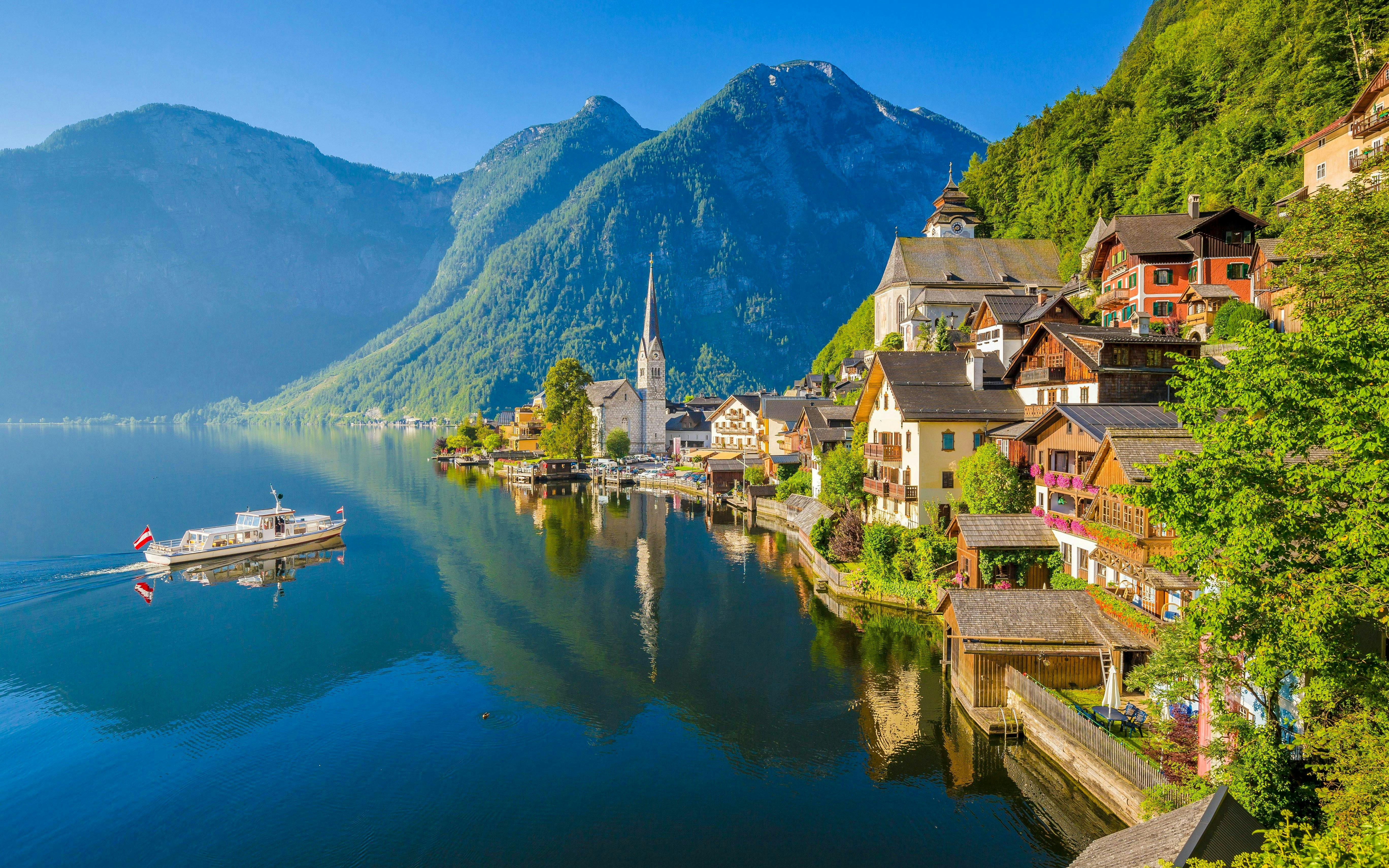 From Vienna: Hallstatt, Mountains & Alpine Lakes Day Trip
 Image 2