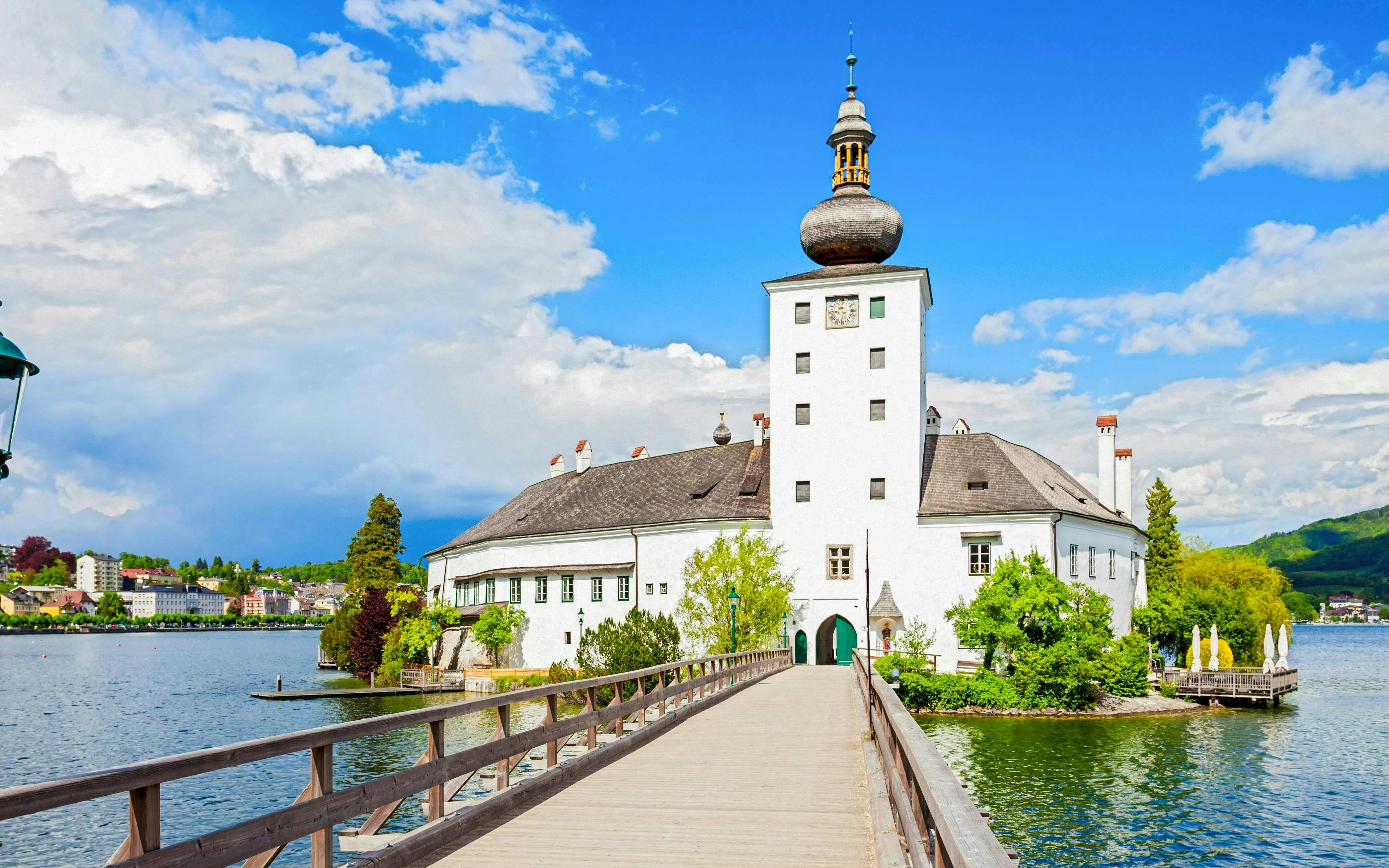 From Vienna: Hallstatt, Mountains & Alpine Lakes Day Trip
 Image 5