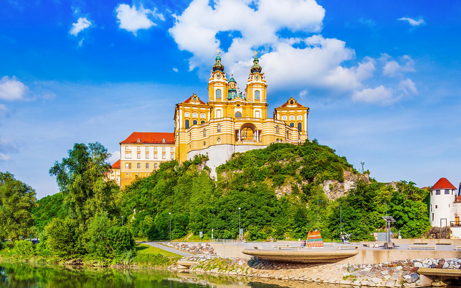From Vienna: Hallstatt, Salzburg, Alps & Lakes Day Trip
Image 12