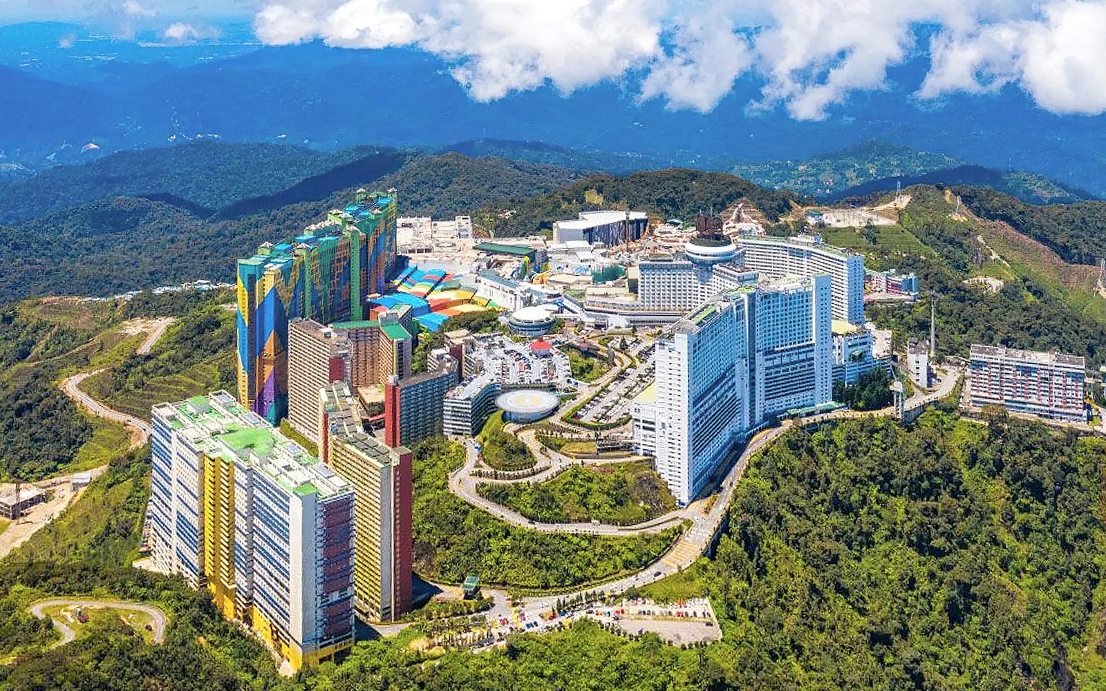 Genting Highlands Premium Outlets Cable Car & Theme Park Combos Image 4