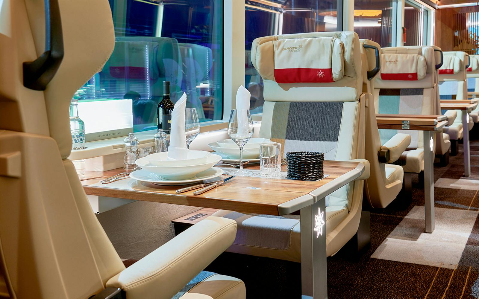 Glacier Express (Ticket with Seat Reservation): Zermatt to/from Chur/St. Moritz Image 3