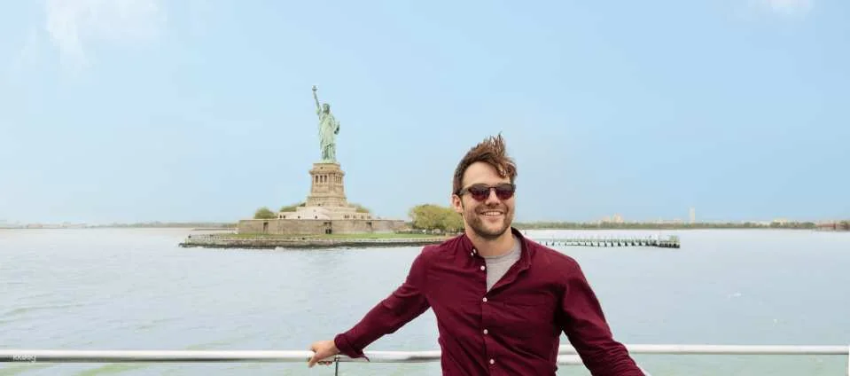 Go City | New York Explorer Pass (Optional 90+ attractions, Includes Empire State Building, Top of the Rock, Edge, etc)