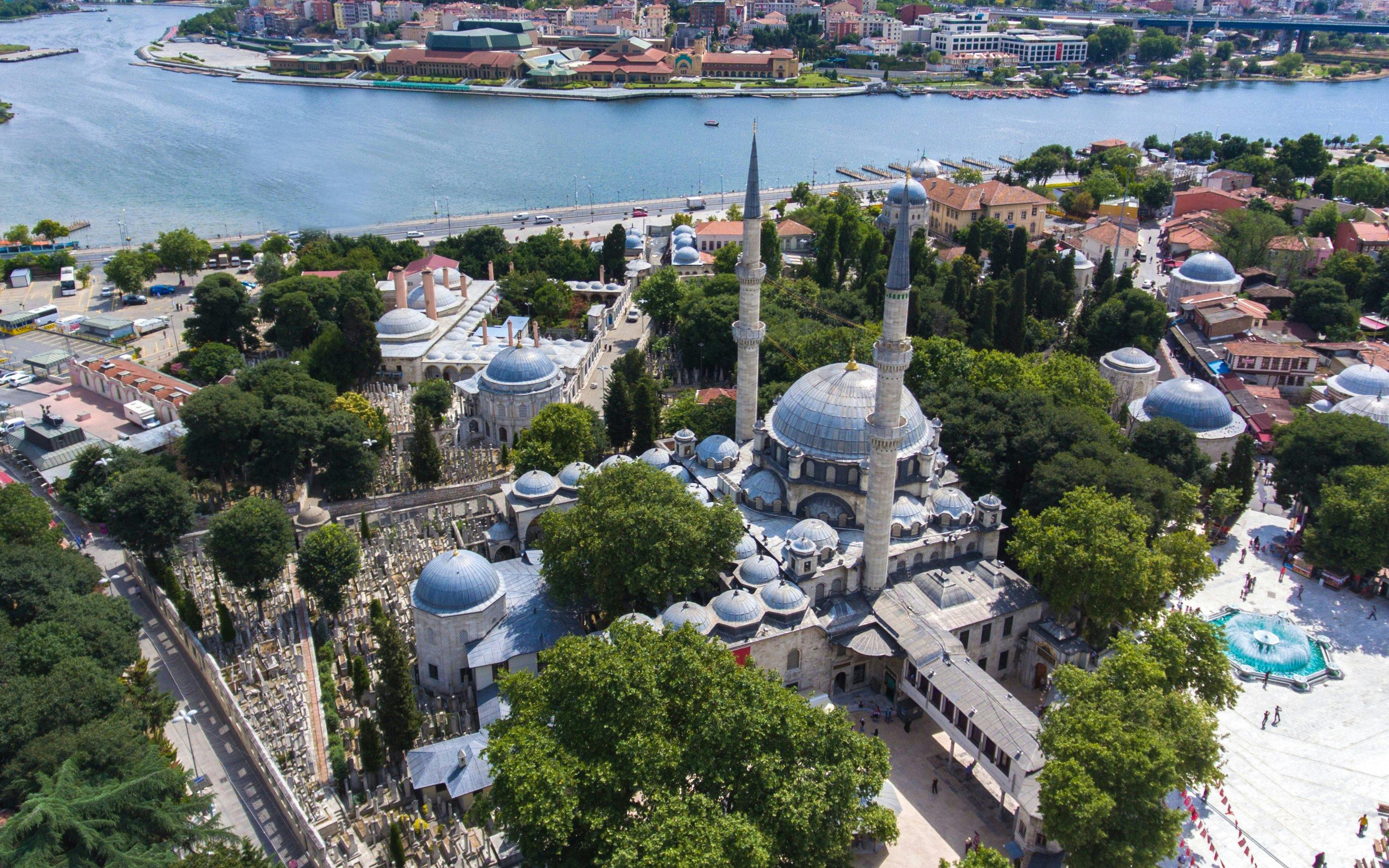 Golden Horn Hop-on Hop-off Bus Tour: All-Day Pass Image 5