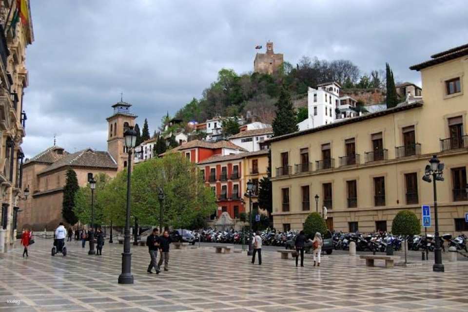 Granada Cathedral, Royal Chapel, Albaicín and Sacromonte guided tour