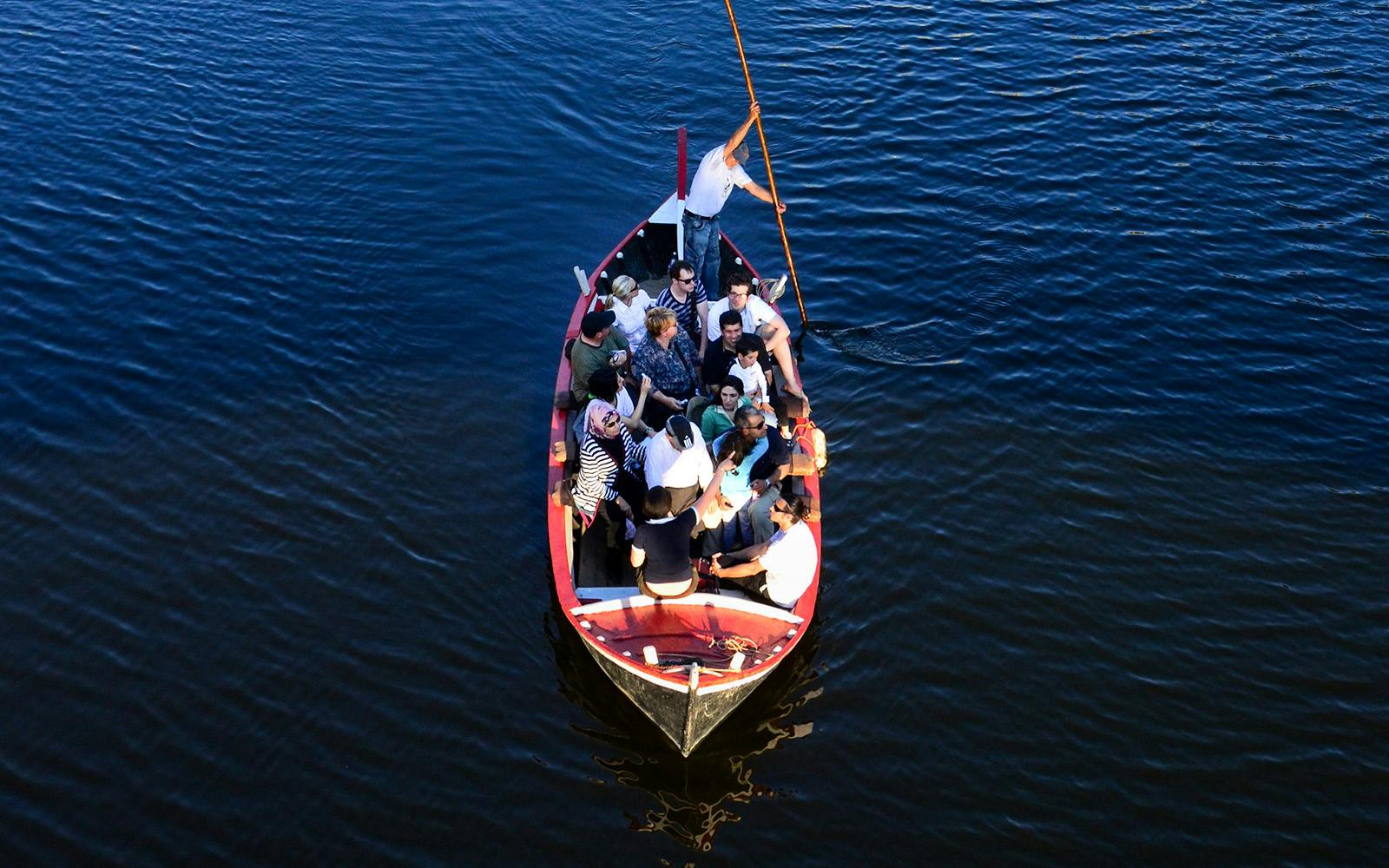 Guided Boat Tour on a Florentine Gondola Image 4