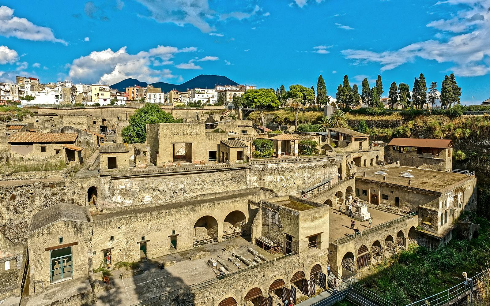 Herculaneum Guided Tour with Skip-the-Line Tickets Image 2