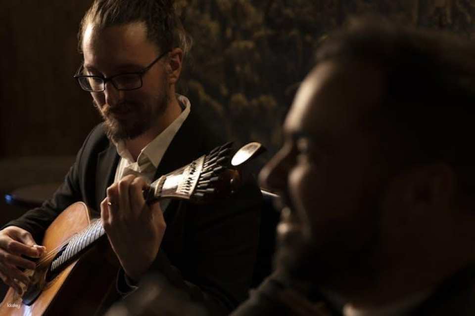 Intimate Fado Concert in a Typical Venue