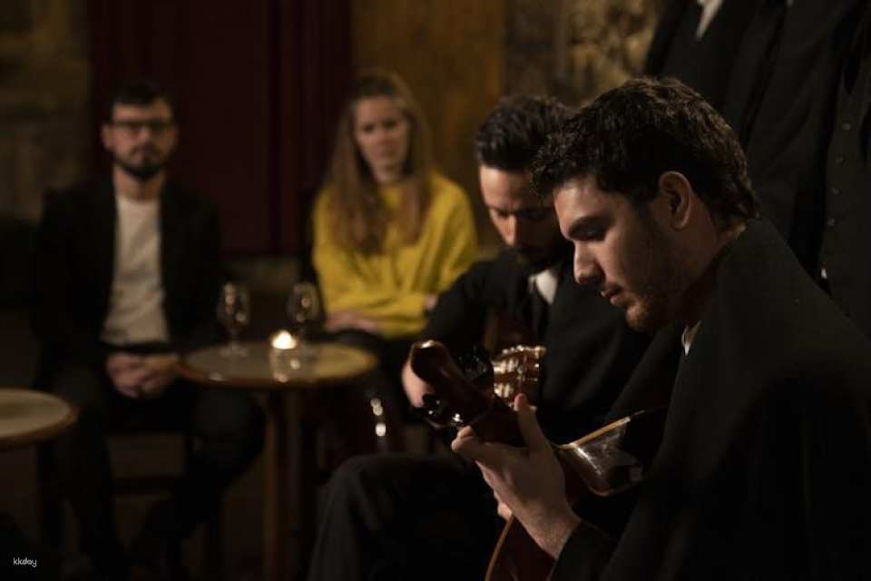 Intimate Fado Concert in a Typical Venue