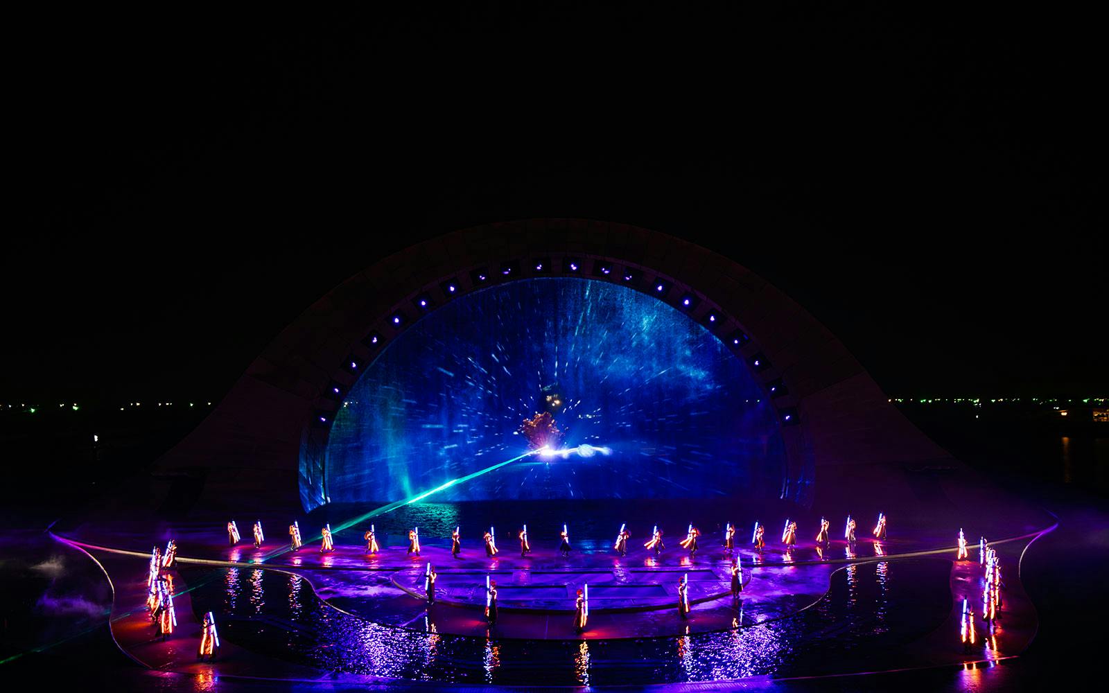 Kiss of the Sea Show With Lunch/Dinner Options Image 3