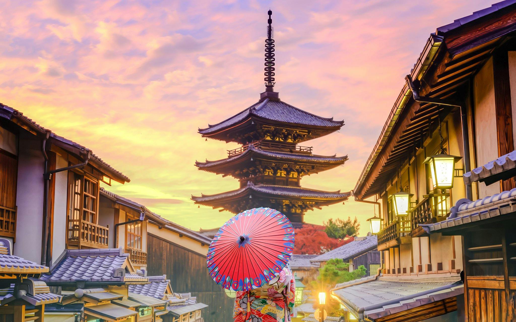 Kyoto: Gion After-Dark Walking Tour – Geisha Culture & Night Sightings with Local Guide Image 1