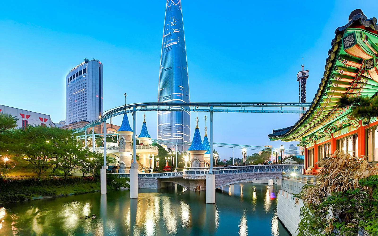 Lotte World Theme Park & Museum + Basic School Uniform Set Image 2