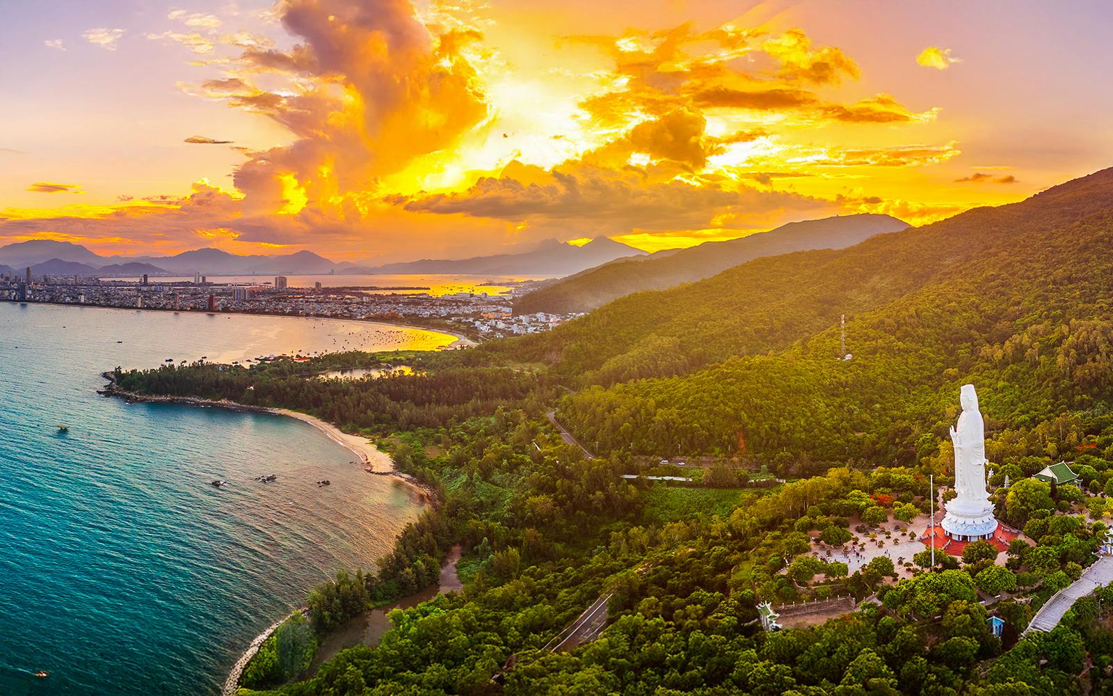 Marble Mountains & Hoi An City Tour with Transfers Image 5