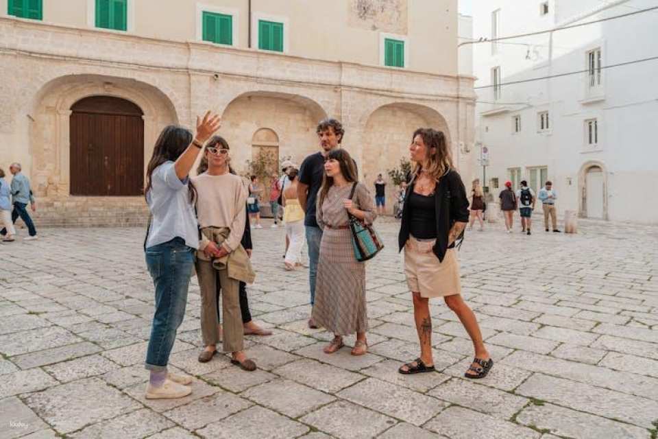 Monopoli and Alberobello guided tour from Bari