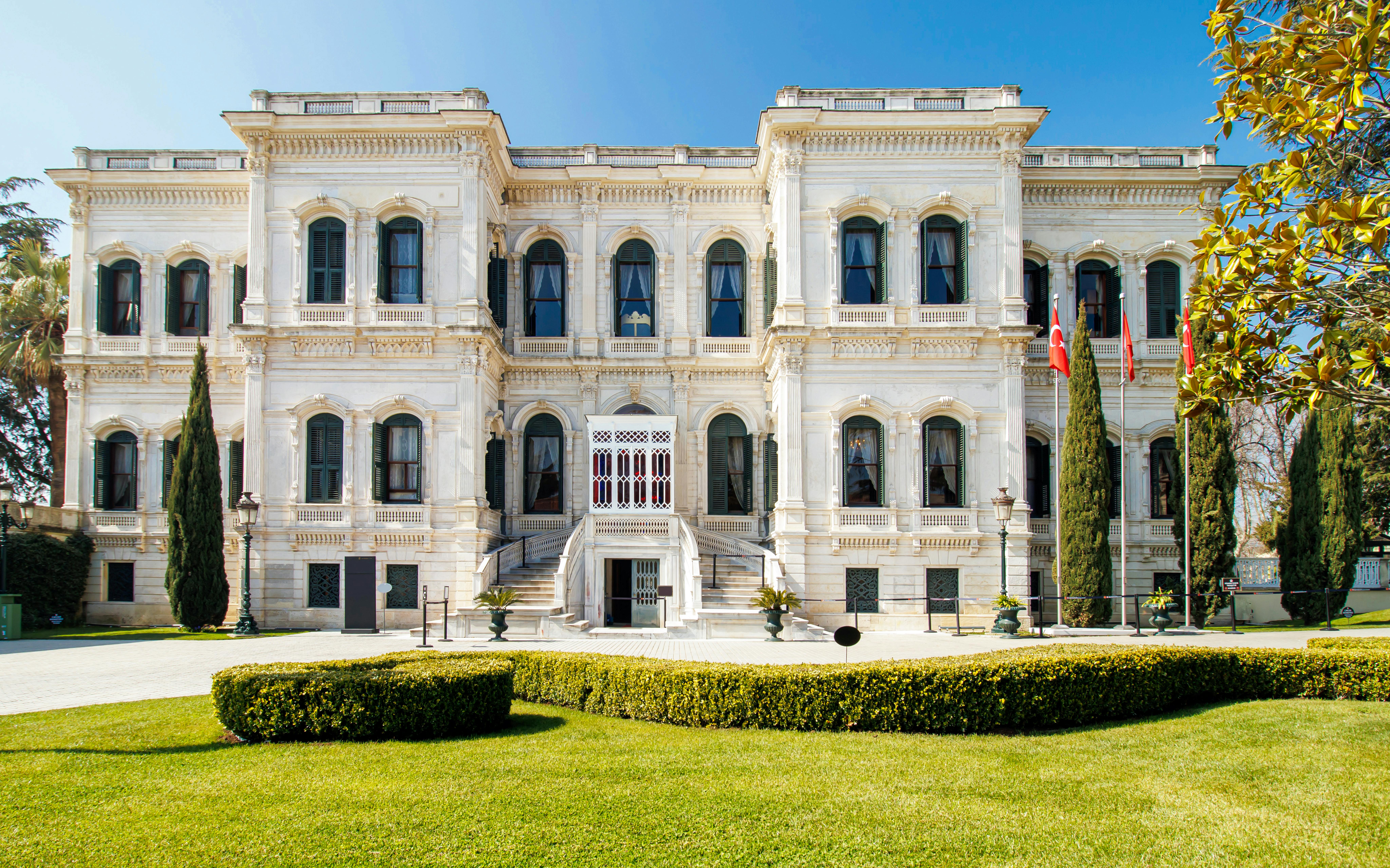 National Palaces Combo: Dolmabahçe + Yıldız Palace Skip-the-Line Ticket Image 2