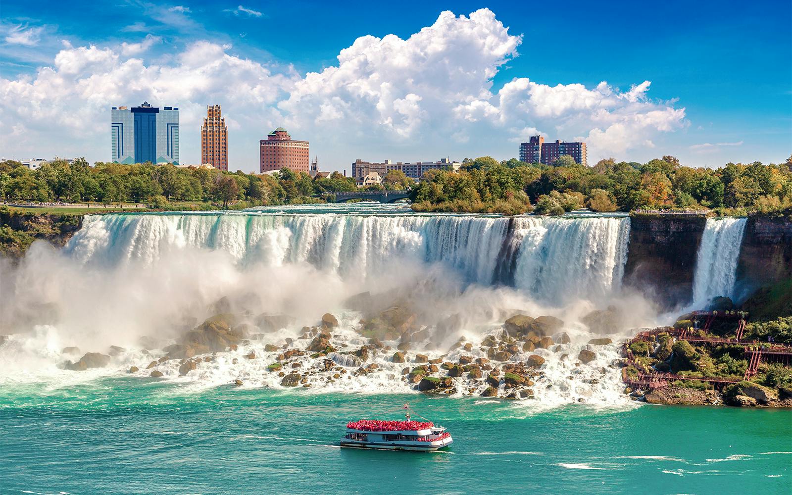 Niagara Falls Canada: Guided Tour with Hornblower Cruise Image 2