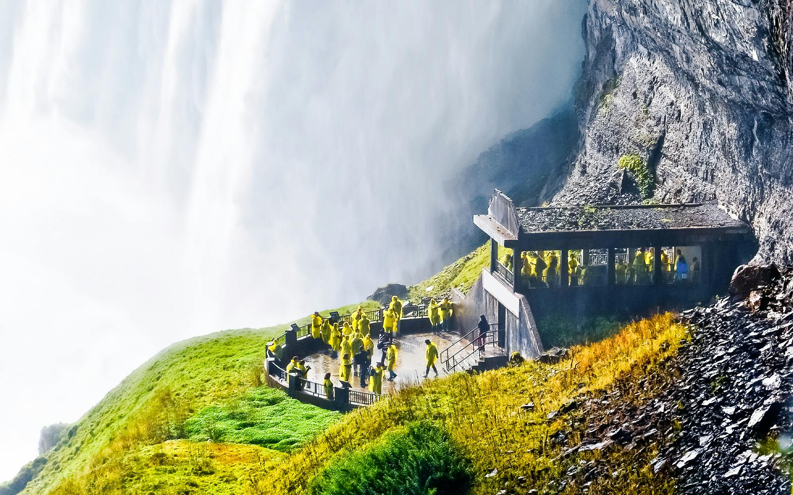 Niagara Falls Canada: Guided Tour with Journey Behind the Falls Image 4