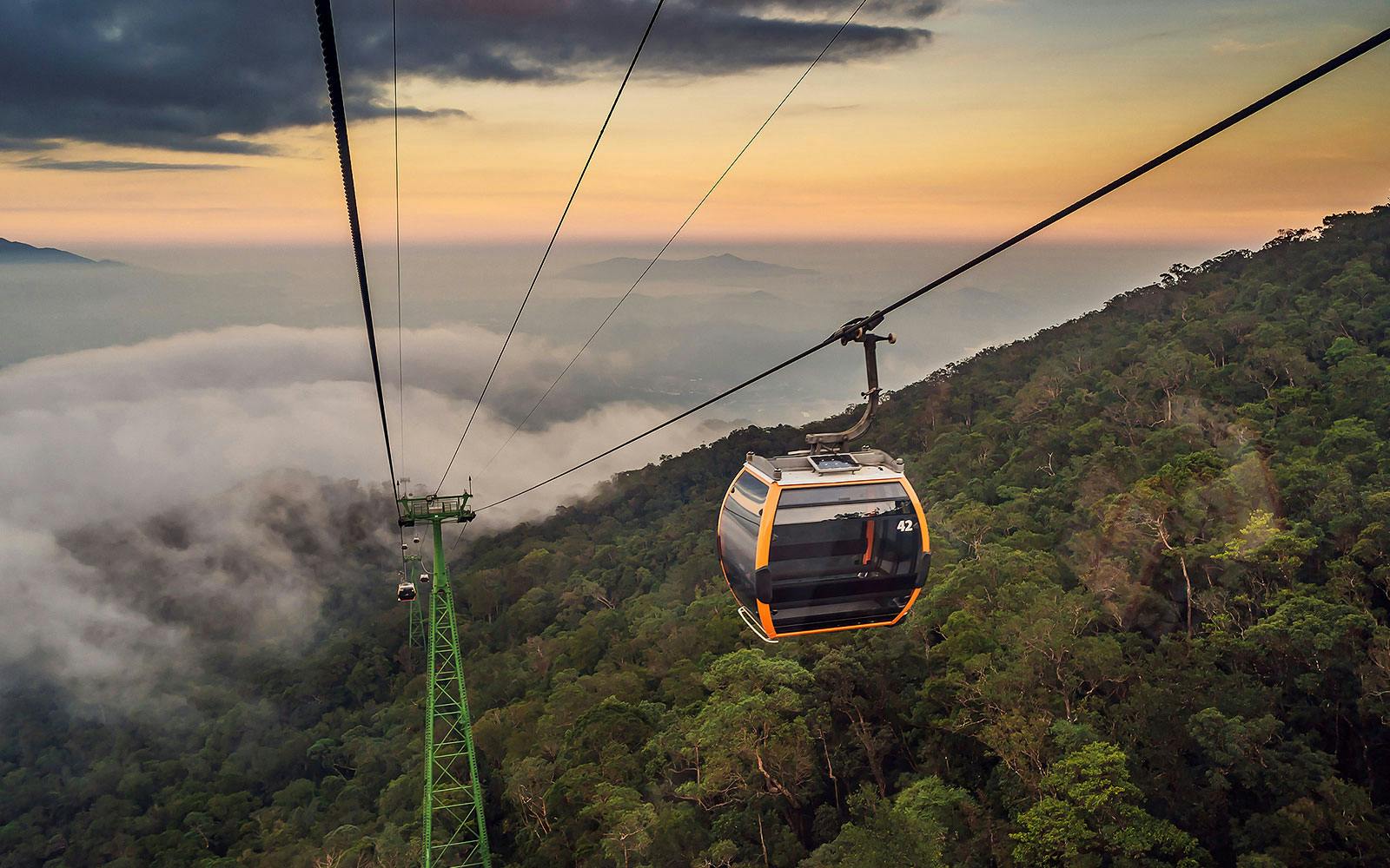 Night Ticket to Sun World Ba Na Hills + Transfers & Dinner Image 1