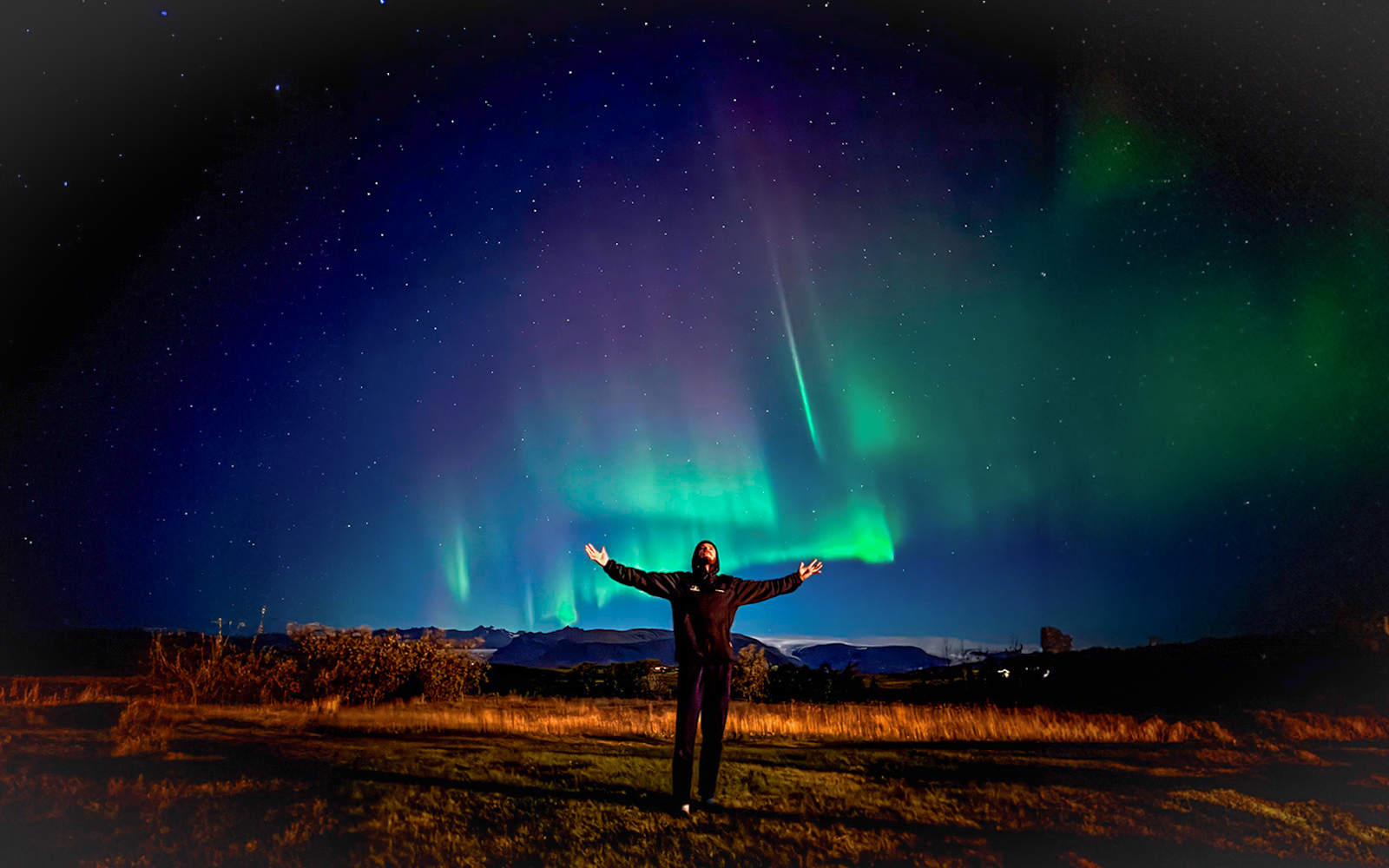 Northern Lights: 4x4 Off-Road Adventure with Treats & Photos Image 1