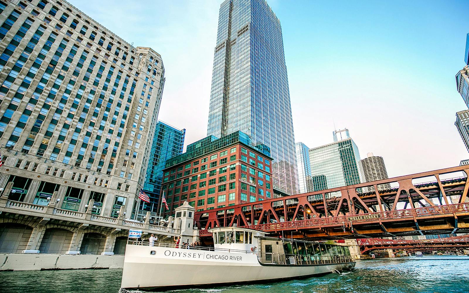 Odyssey Chicago River Architecture Dinner Cruise Image 3