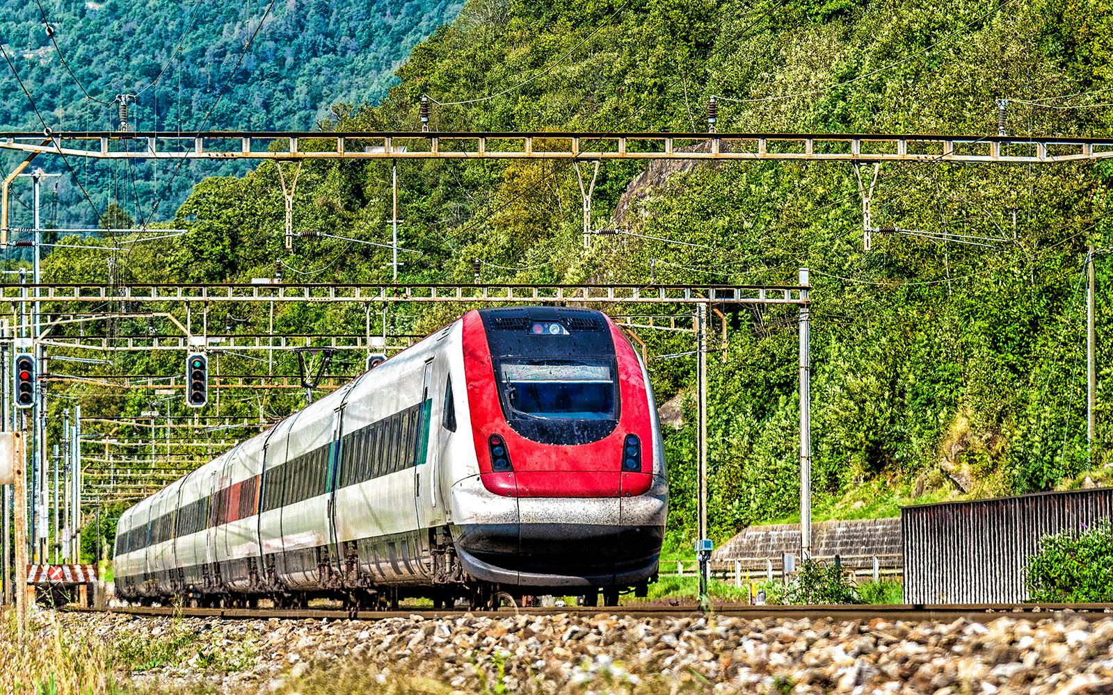 One-Way Tickets: Geneva Airport Train Station to/from Geneva Train Station Image 5