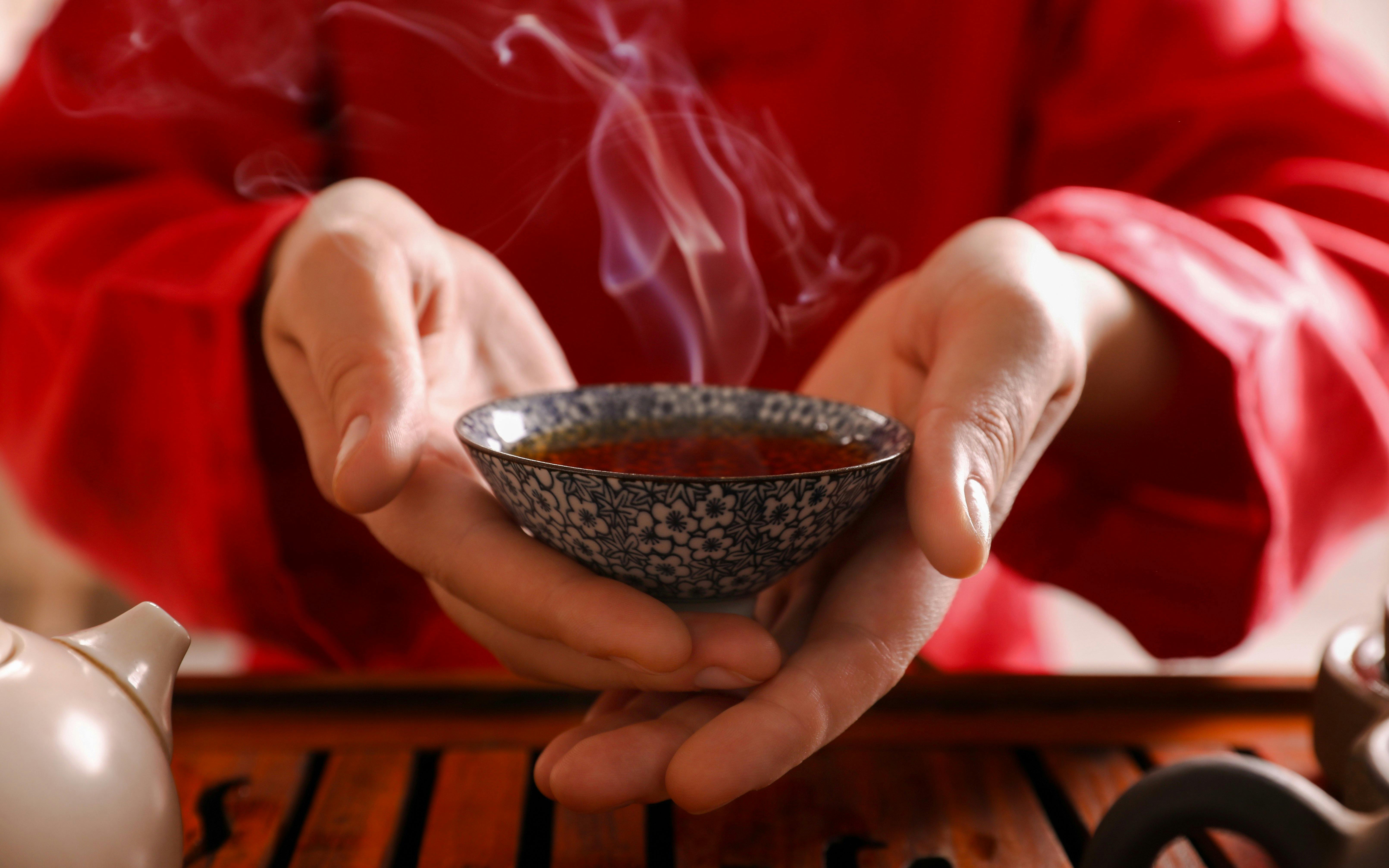Osaka Dotonbori Area: Tea Ceremony & Matcha-Making Experience Image 1