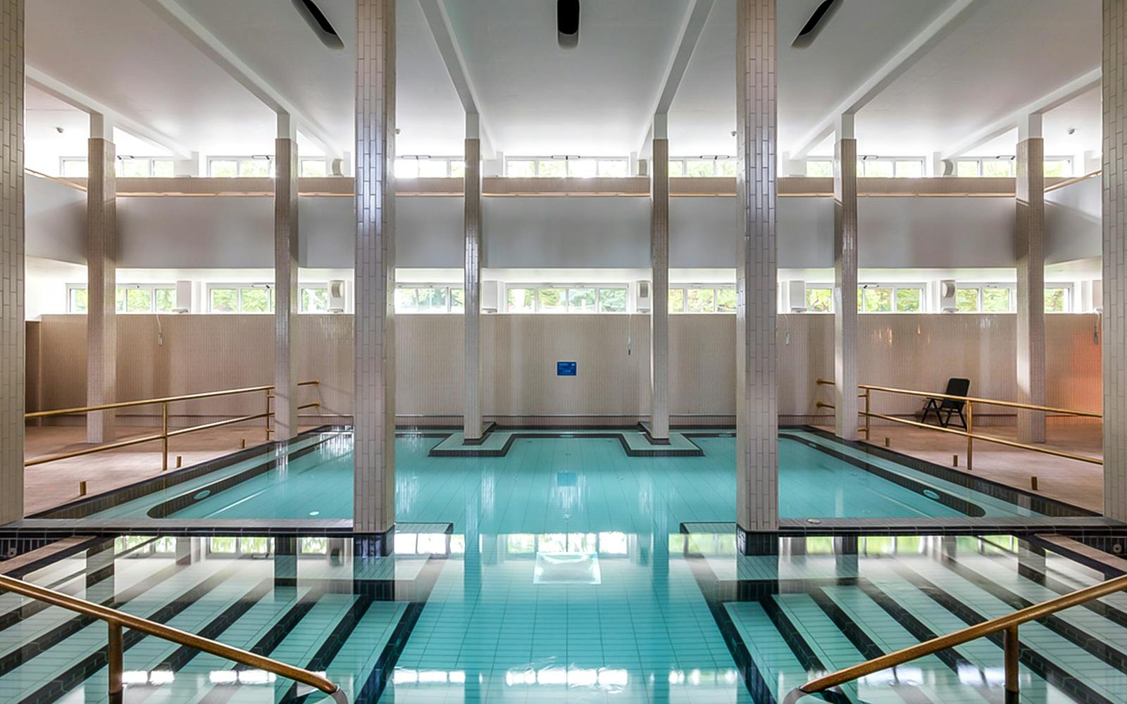 Palatinus Spa: Entry Ticket with Locker or Private Cabin Image 2