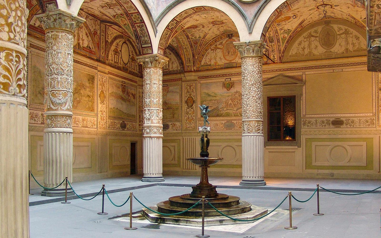 Palazzo Vecchio Small-Group Guided Tour Image 2