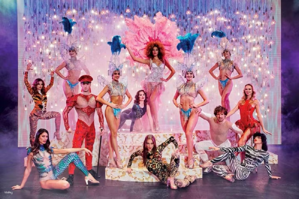 Paradis Latin Cabaret Night Show | France