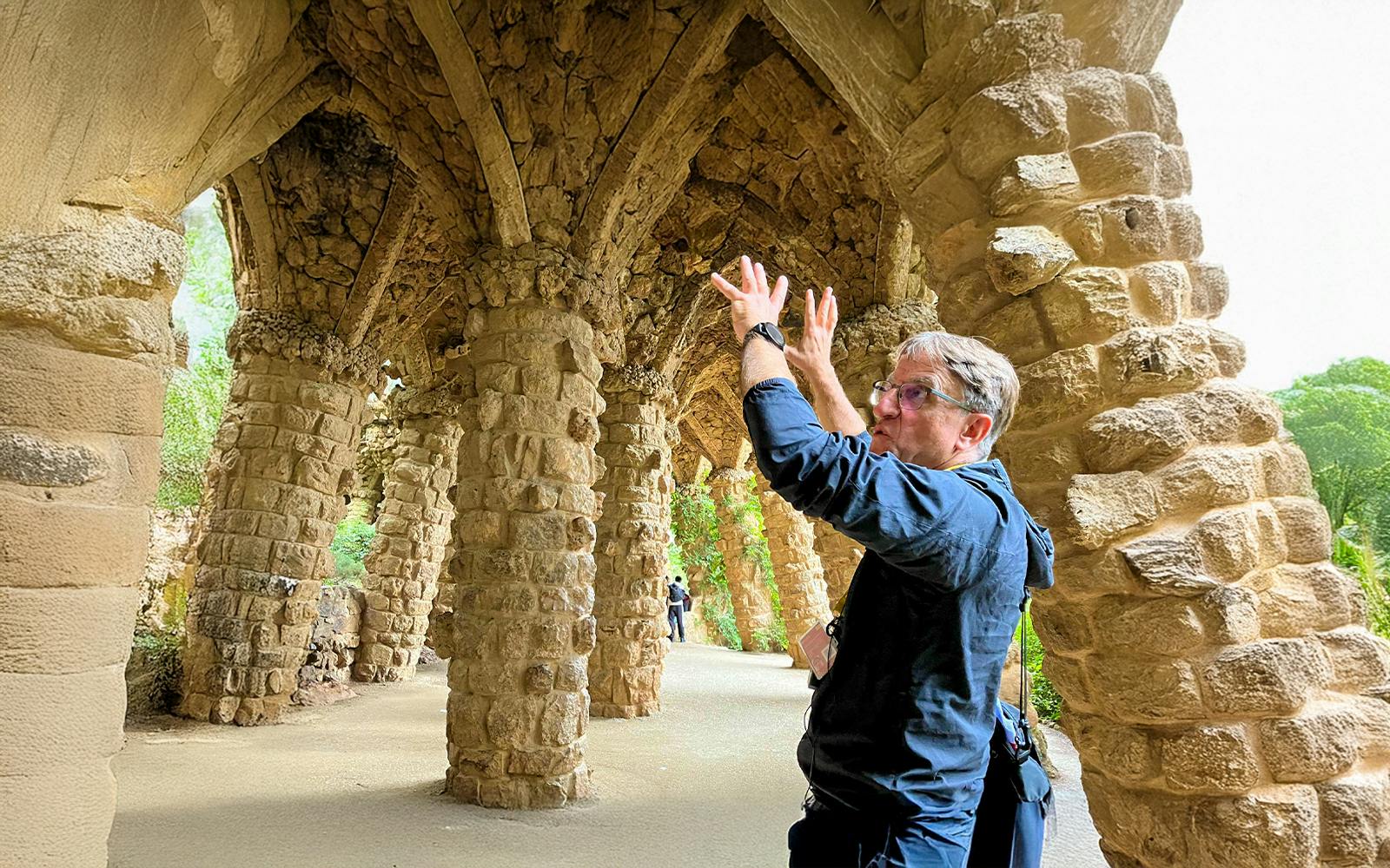 Park Güell Skip-the-Line Guided Tour Image 5