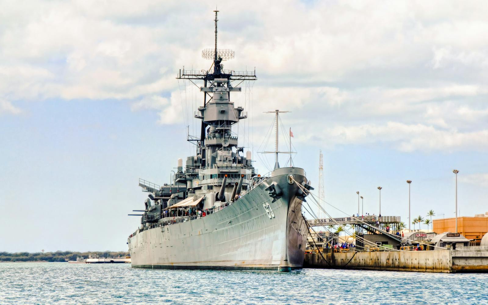 Pearl Harbor, Arizona Memorial, and Battleship Missouri Full-Day Tour Image 2